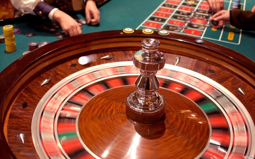 Berbagai kategori game termasuk sportsbook dan slot online di platform toinktoto
